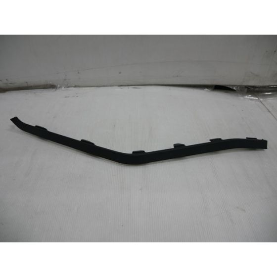 HYUNDAI ELANTRA SEDAN FRONT BUMPER SIDE MLDG RIGHT (Passenger Side