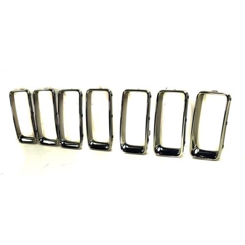JEEPVEHICLE GRAND CHEROKEE / GRAND CHEROKEE WK GRILLE TRIM RINGS SET (7pc) SATIN-CHROME (SUMMIT) OEM#68285652AA 2014-2016 PL#CH1210130