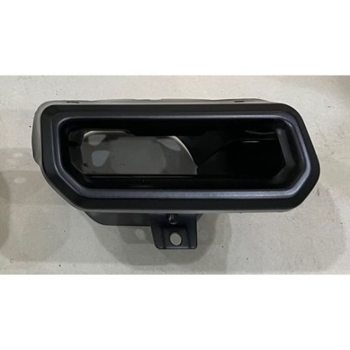 GM TRUCKS & VANS SIERRA/PU 1500 (22 OLD STYLE) REAR BUMPER EXHAUST OPENING SLEEVE RIGHT (Passenger Side) BLACK (DUAL EXHAUST) OEM#86513645 2019-2025 PL#GM1139107