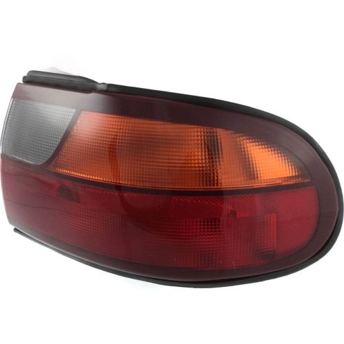CHEVROLET CLASSIC TAIL LAMP ASSY RIGHT (Passenger Side) OEM#15894726 2004-2005 PL#GM2801132